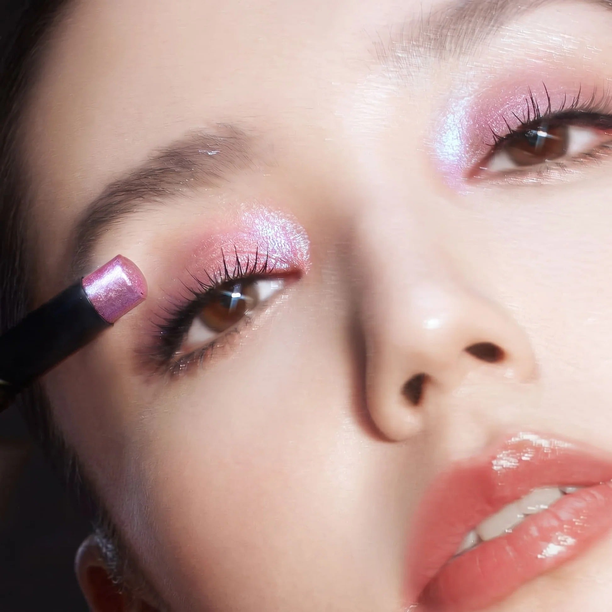 Close-up purple metallic jelly eyeshadow look